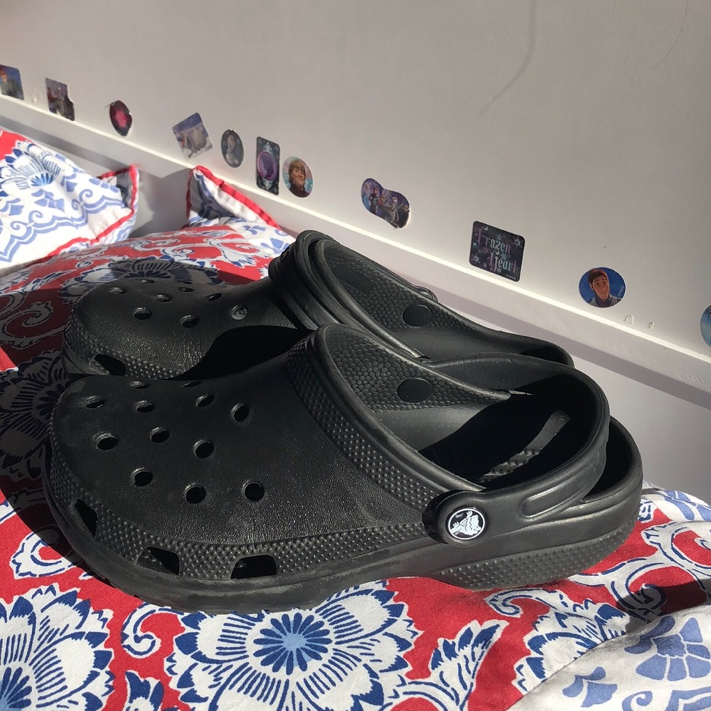 Black Crocs🖤